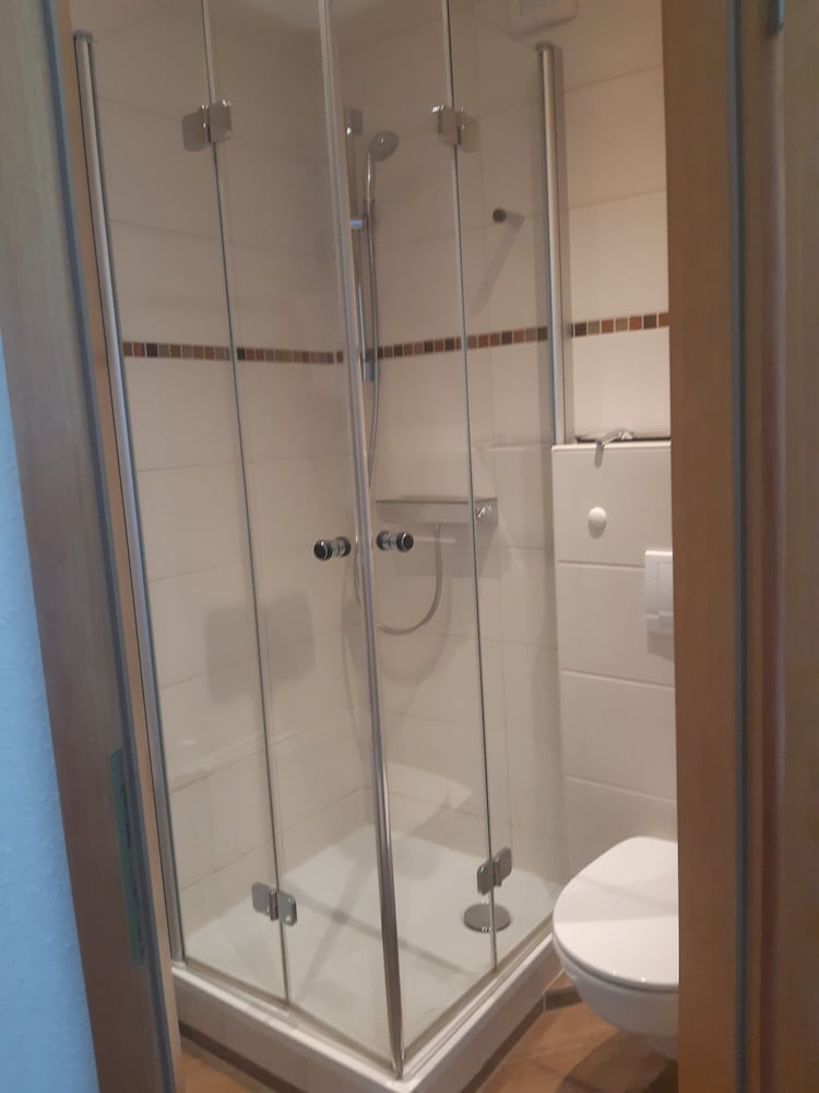 Economy Single Room, Private Bathroom photo 3