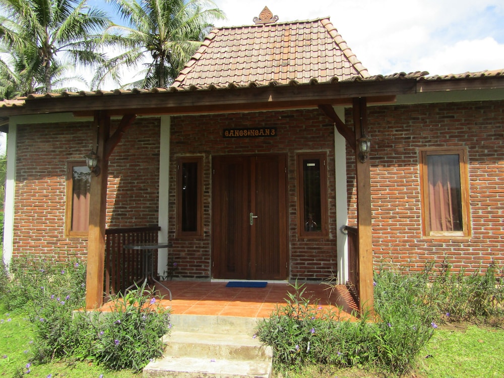 Family Villa - Photo 1