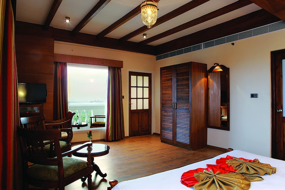 Luxury Suite photo 3