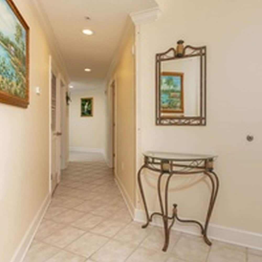 Condo, 2 Bedrooms photo 3