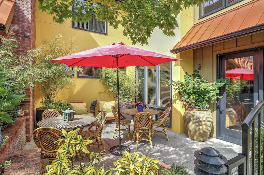 Superior Townhome, Marina View photo 3