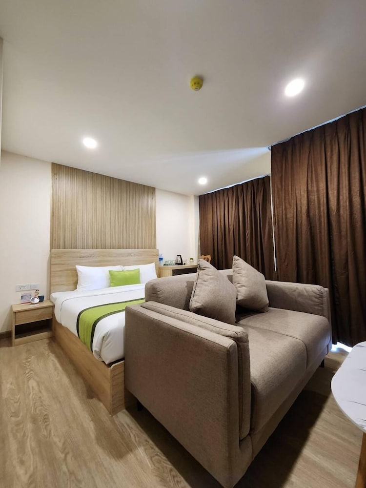Deluxe Room - Photo 1