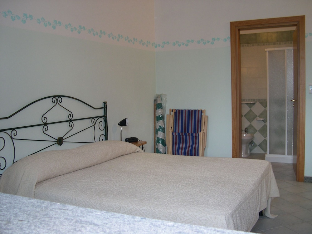 Basic Double Room photo 1