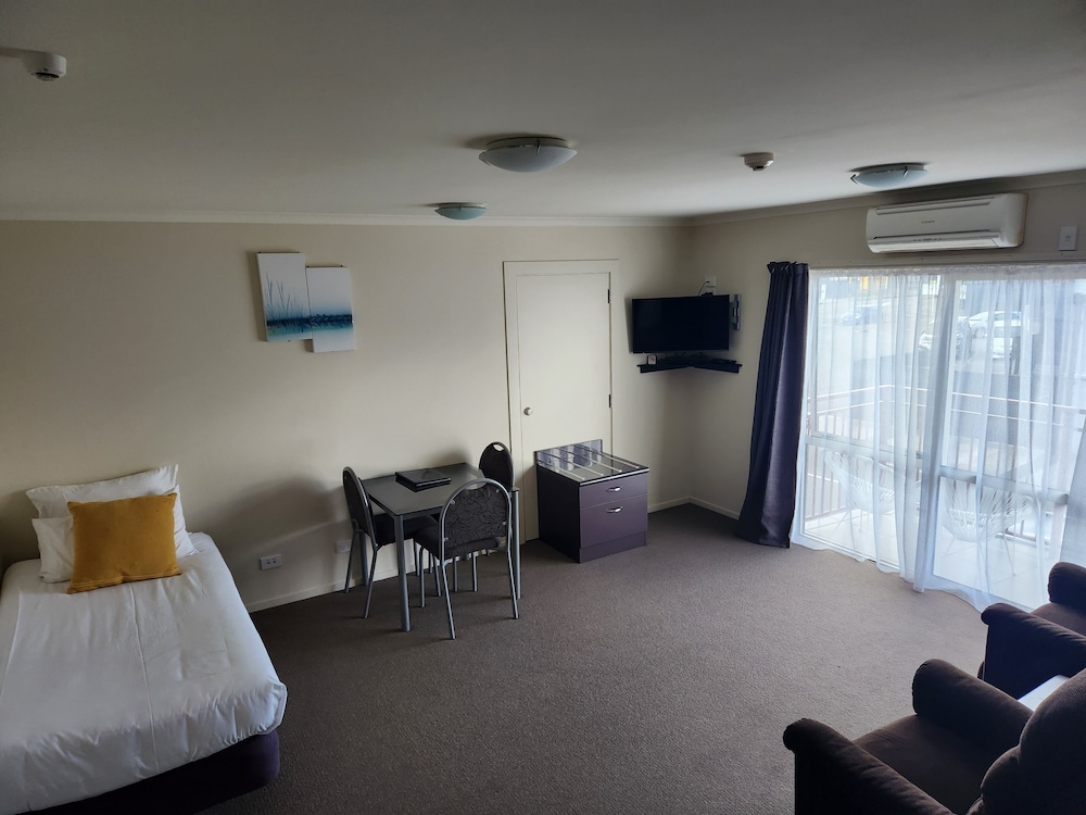 Apartment, 1 Bedroom, Upper Level photo 3