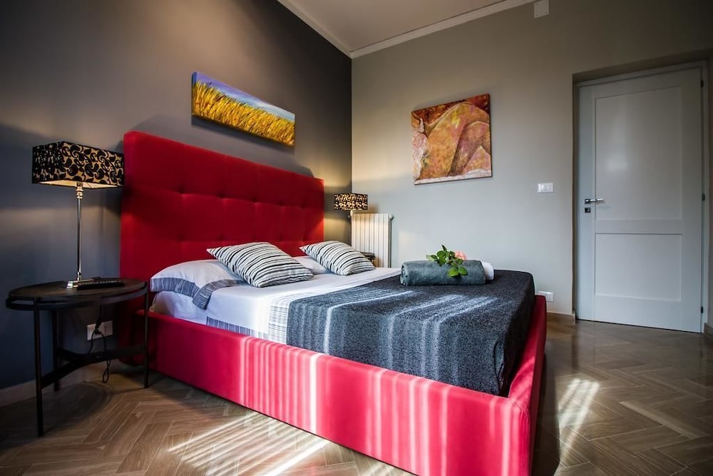 Double or Twin Room (private external bathroom)