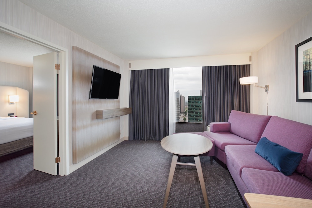 Suite, 1 Bedroom, City View - Photo 1