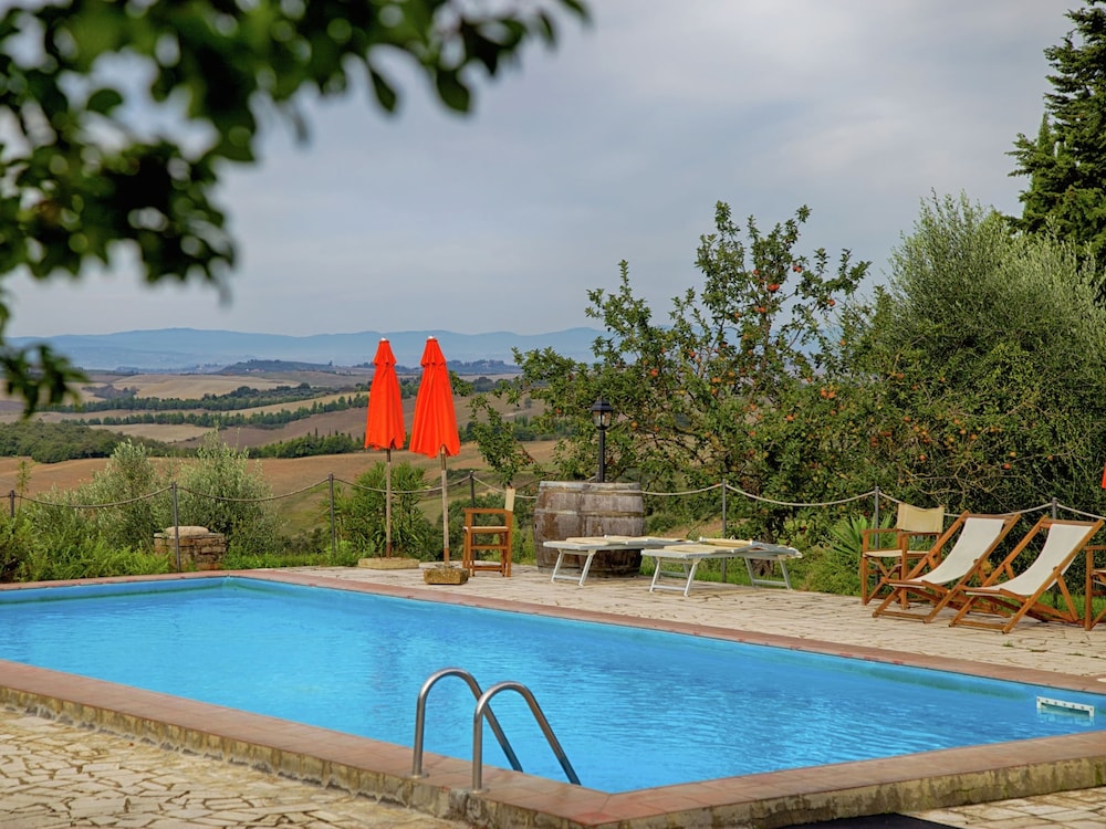Villa photo 1