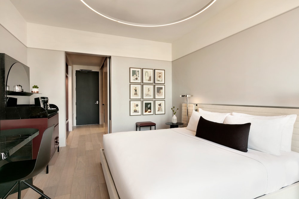 Standard Room, 1 King Bed, Accessible (Communications) - Photo 1
