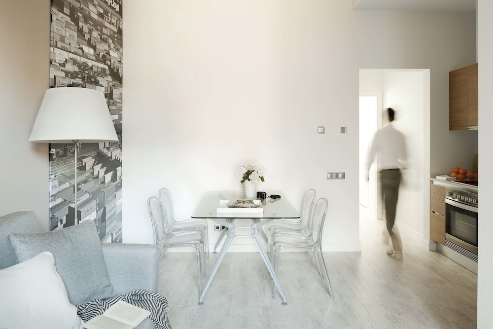 City Apartment, 1 Bedroom, Balcony photo 2