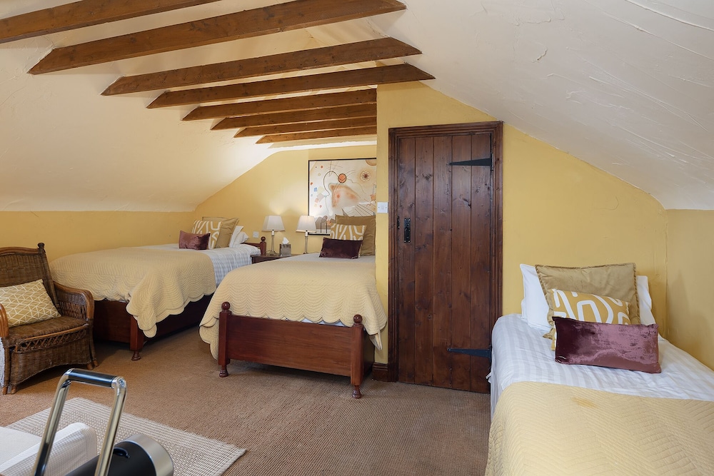Standard Triple Room photo 2