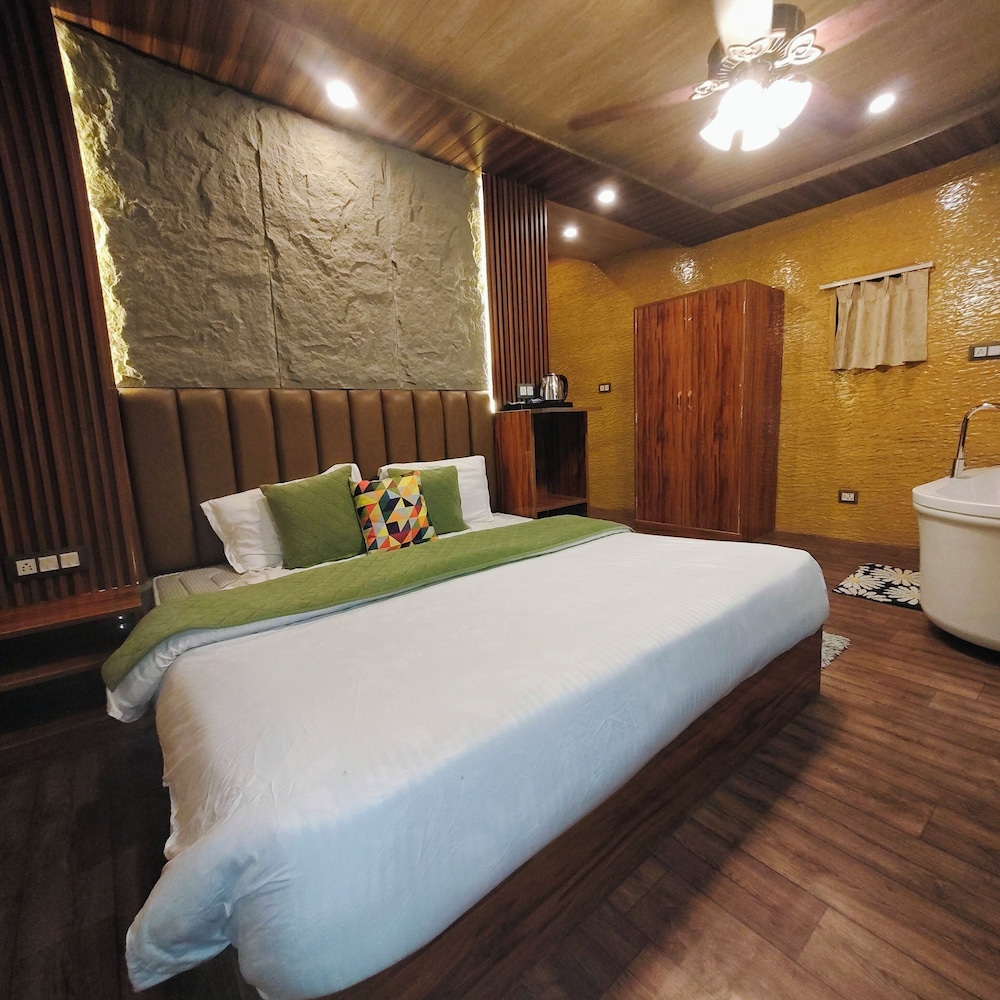 Deluxe Twin Room - Photo 8