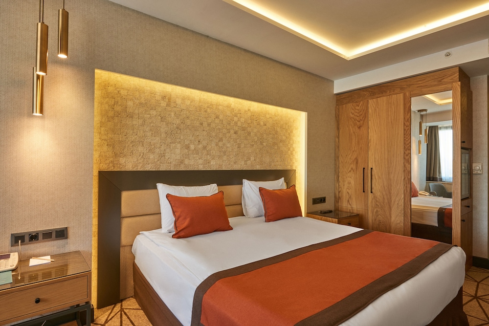 Standard Room, Multiple Beds photo 2