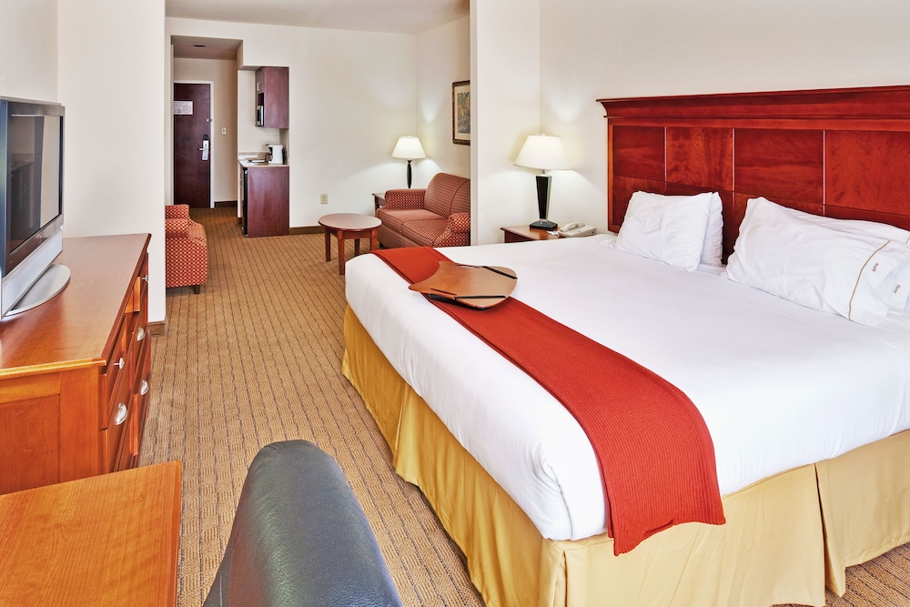 Suite, 1 King Bed - Photo 5