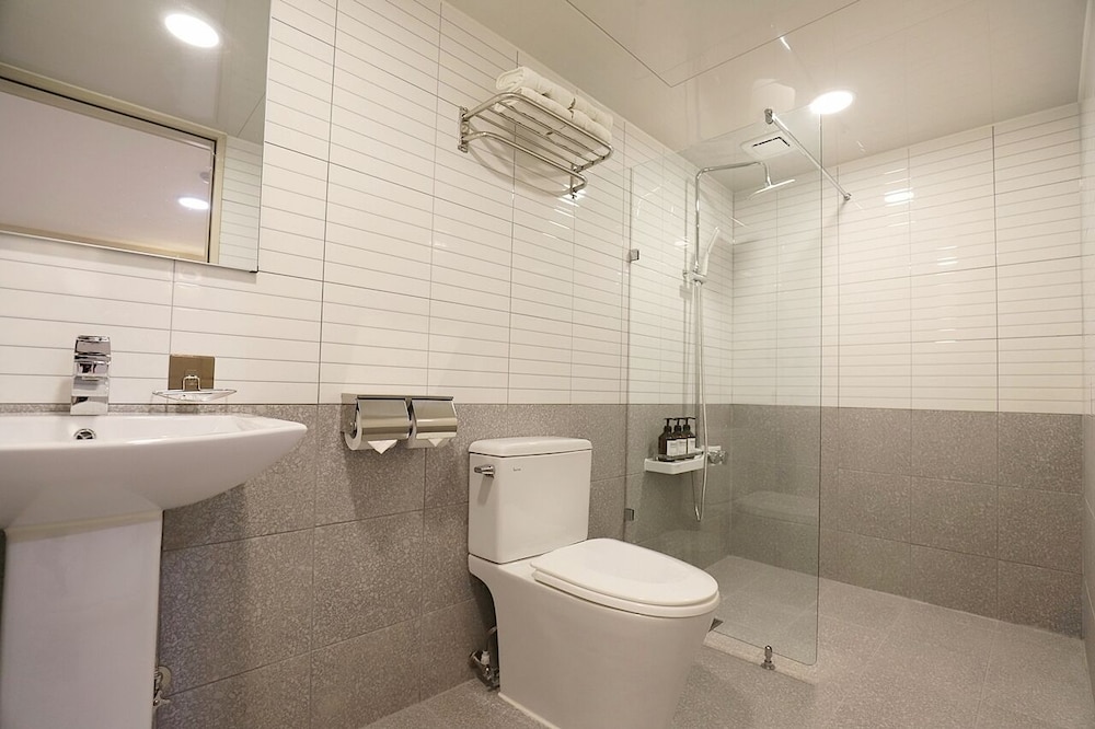 Standard Double Room - Photo 3