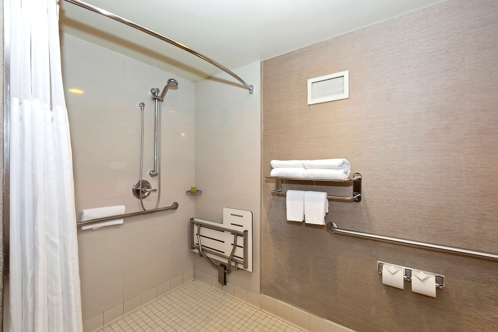 Doubletree by Hilton Whittier, Photo 2