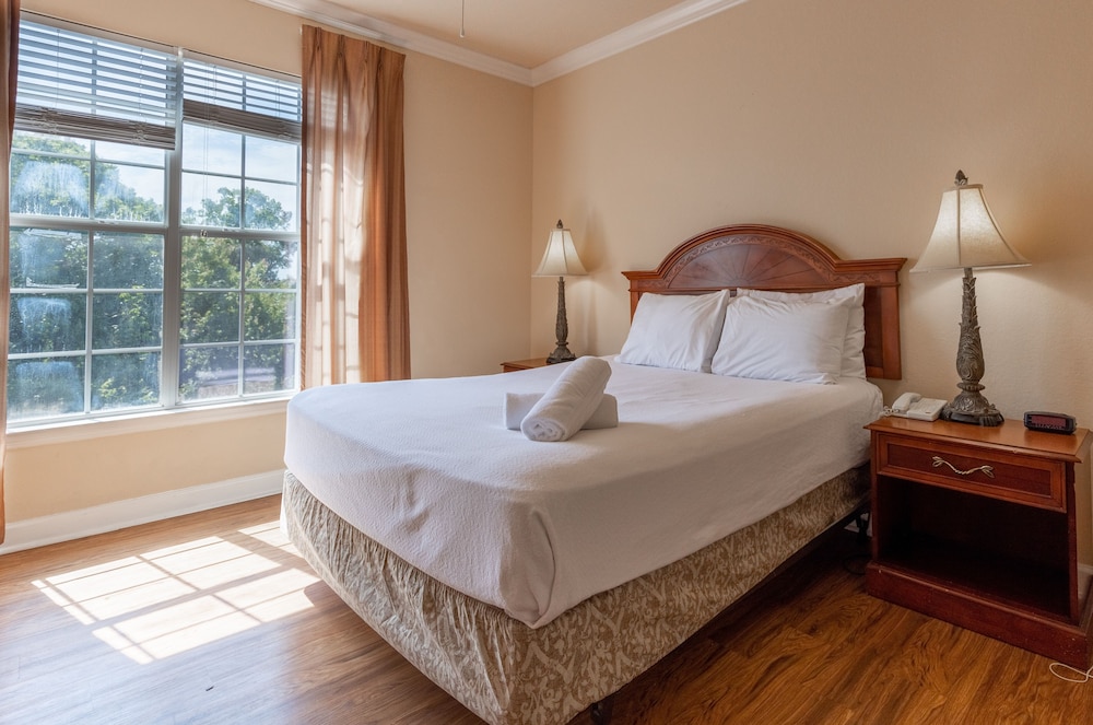 Condo, 3 Bedrooms