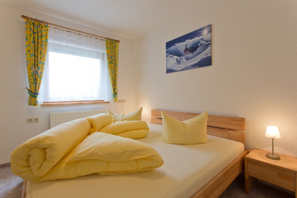 Standard Apartment, 3 Bedrooms, Ground Floor photo 3