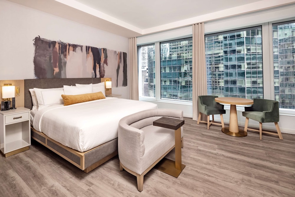 Studio, 1 King Bed, Accessible