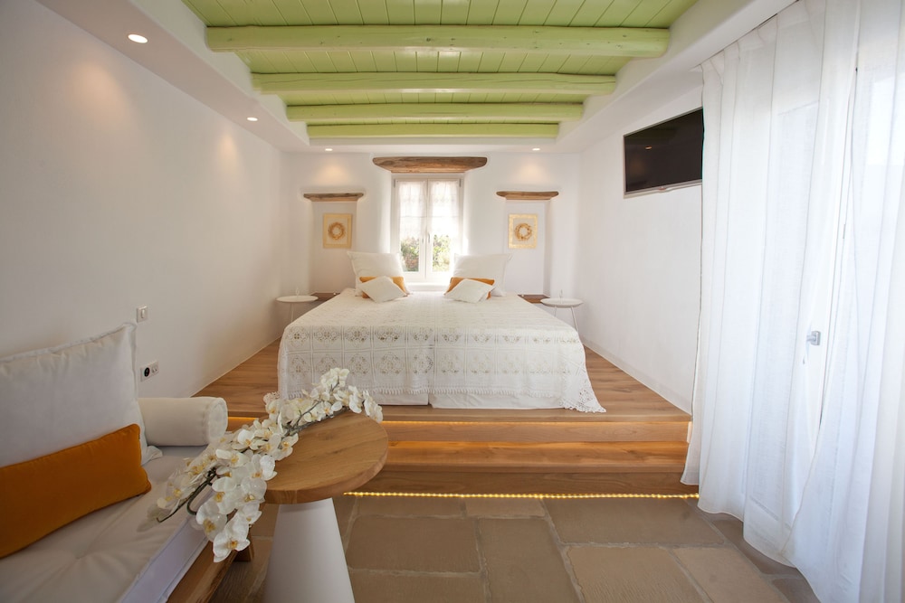 Honeymoon Studio Suite, Hot Tub