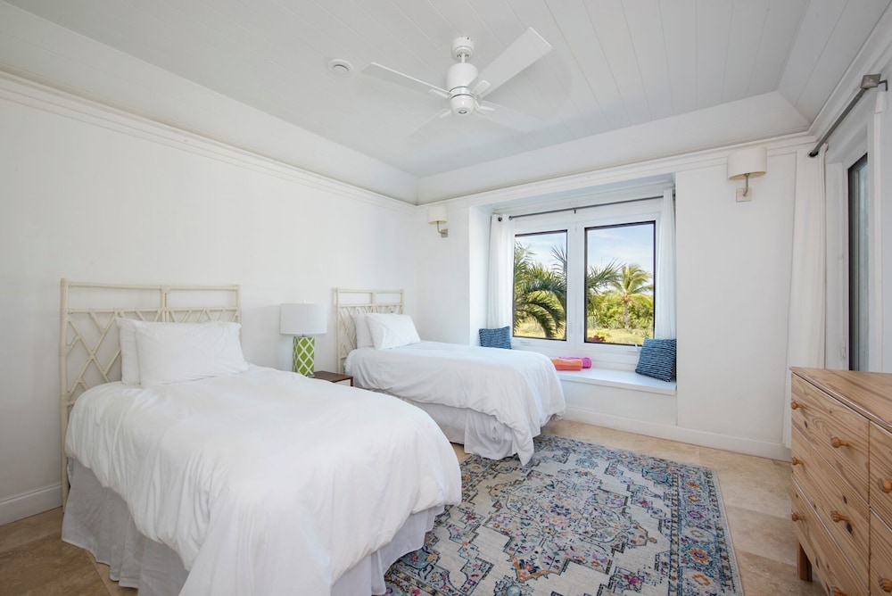 Villa photo 1
