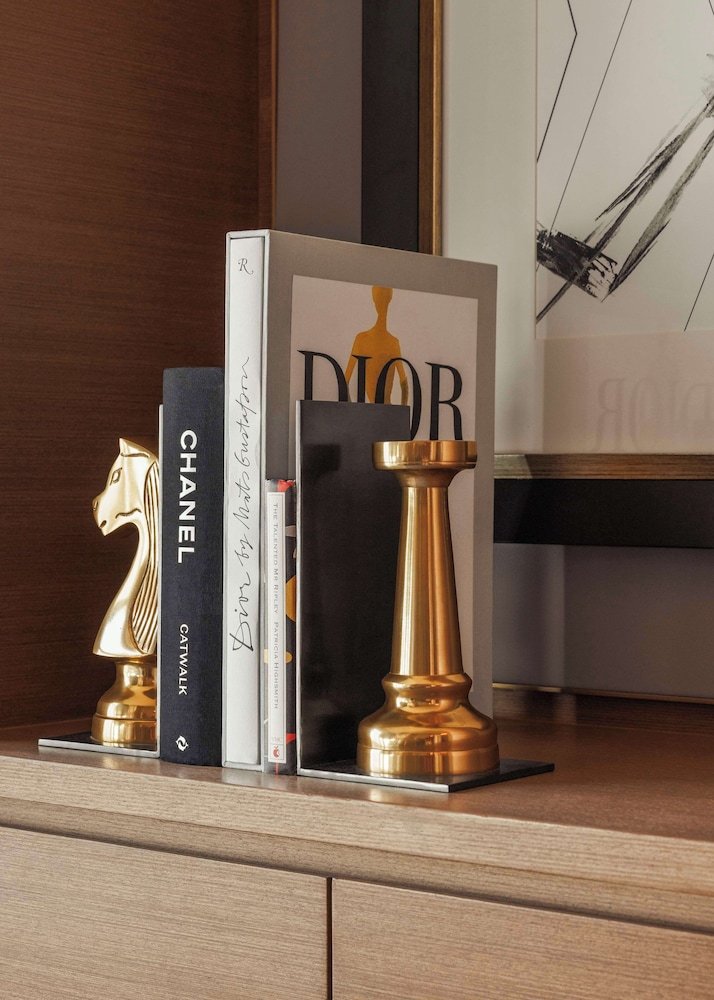 Suite (skyline Suite)