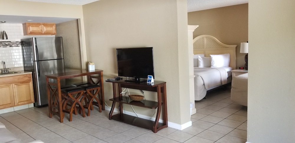 Studio Suite, Multiple Beds, Non Smoking - Photo 6