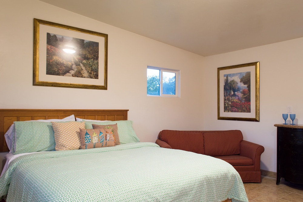 Suite, 1 King Bed with Sofa bed, Kitchen photo 1