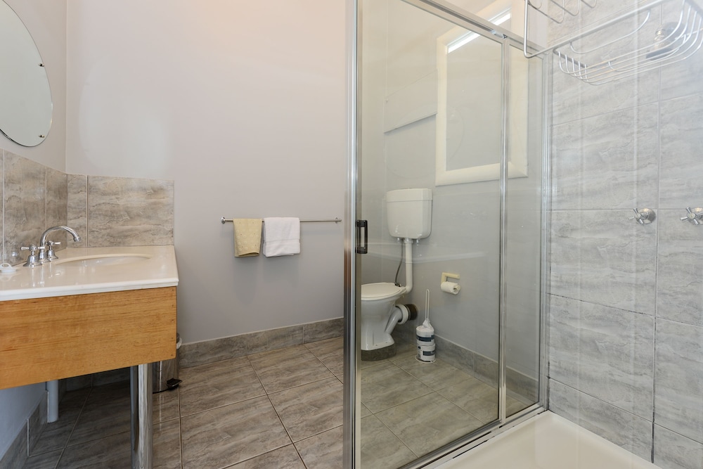 Standard Suite, 1 Bedroom (Twin Ensuite) photo 3