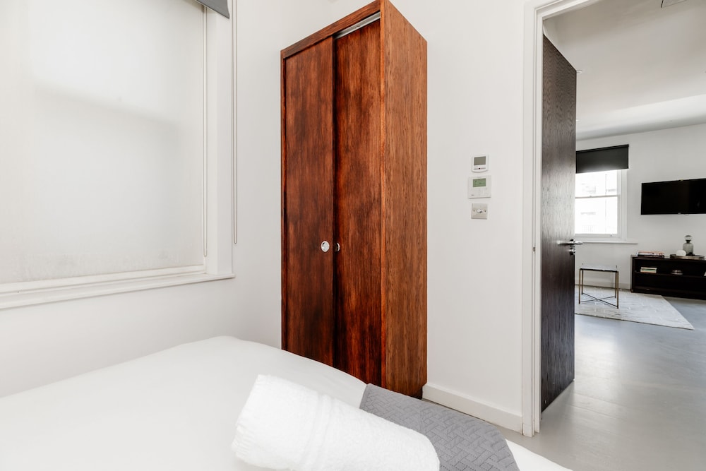 Deluxe Apartment, Private Bathroom, City View photo 3