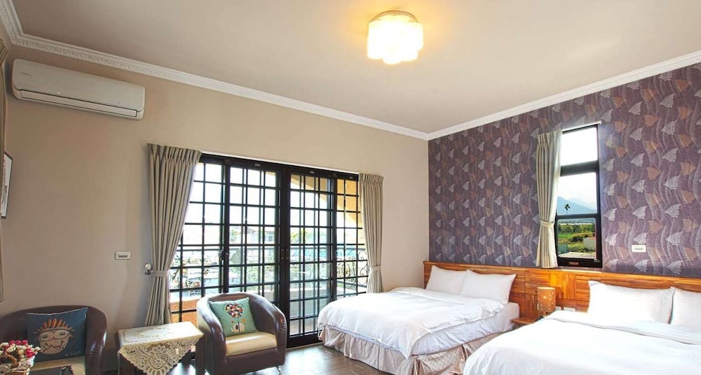 Signature Quadruple Room photo 1