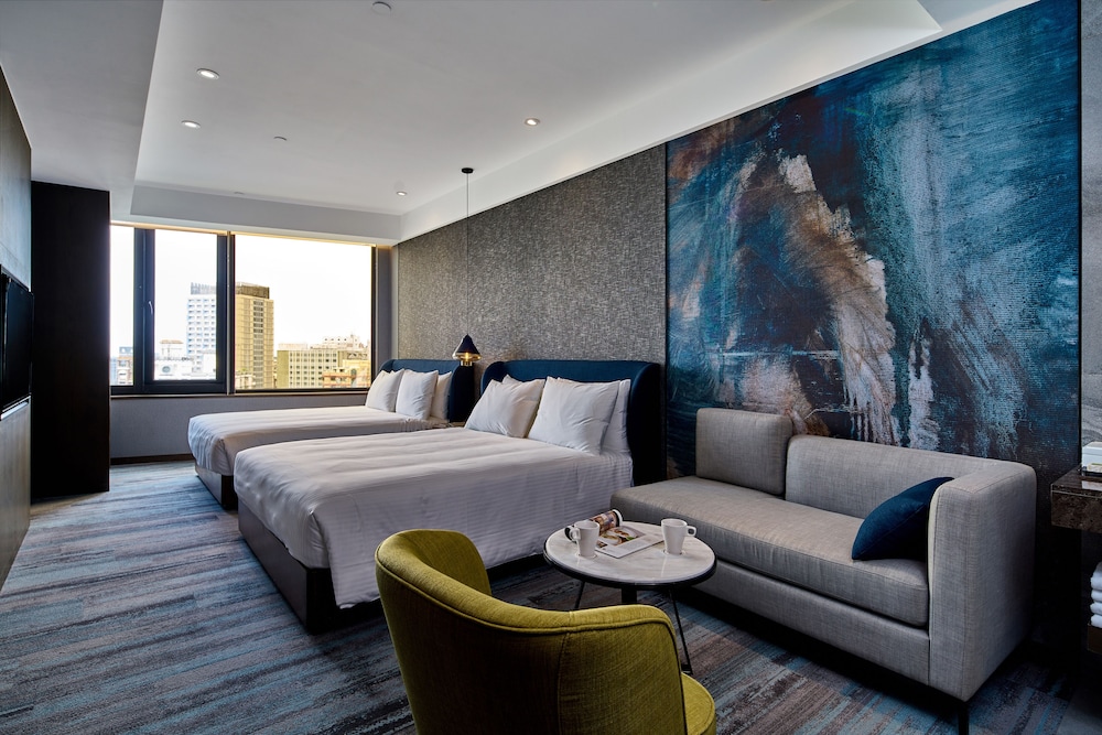 Luxury Quadruple Room, River View