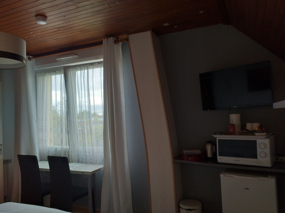 Double Room, 1 King Bed - Photo 3