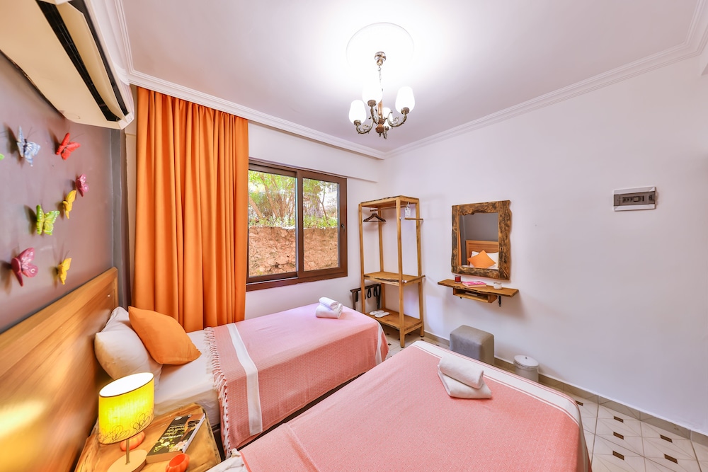 Twin Room - Photo 4