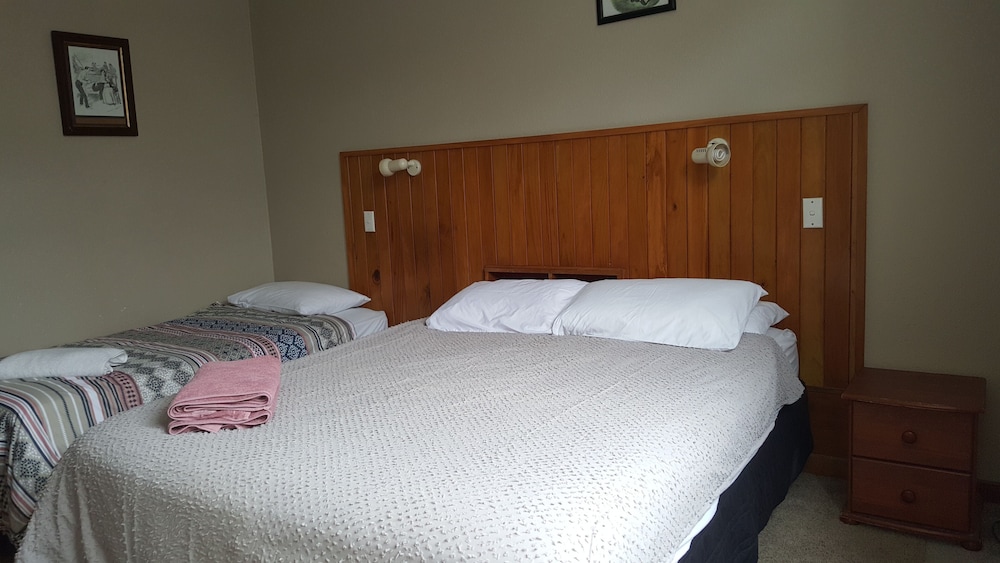 Queen Anne Suite with Ensuite photo 2
