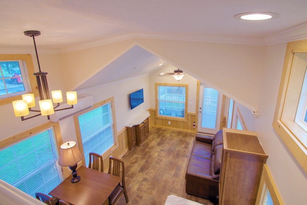 Cottage (6, No Pets, Linens Incld) photo 2