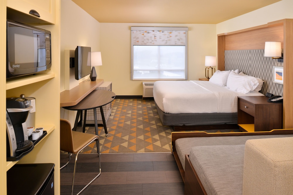 Standard Room, Multiple Beds - Photo 2