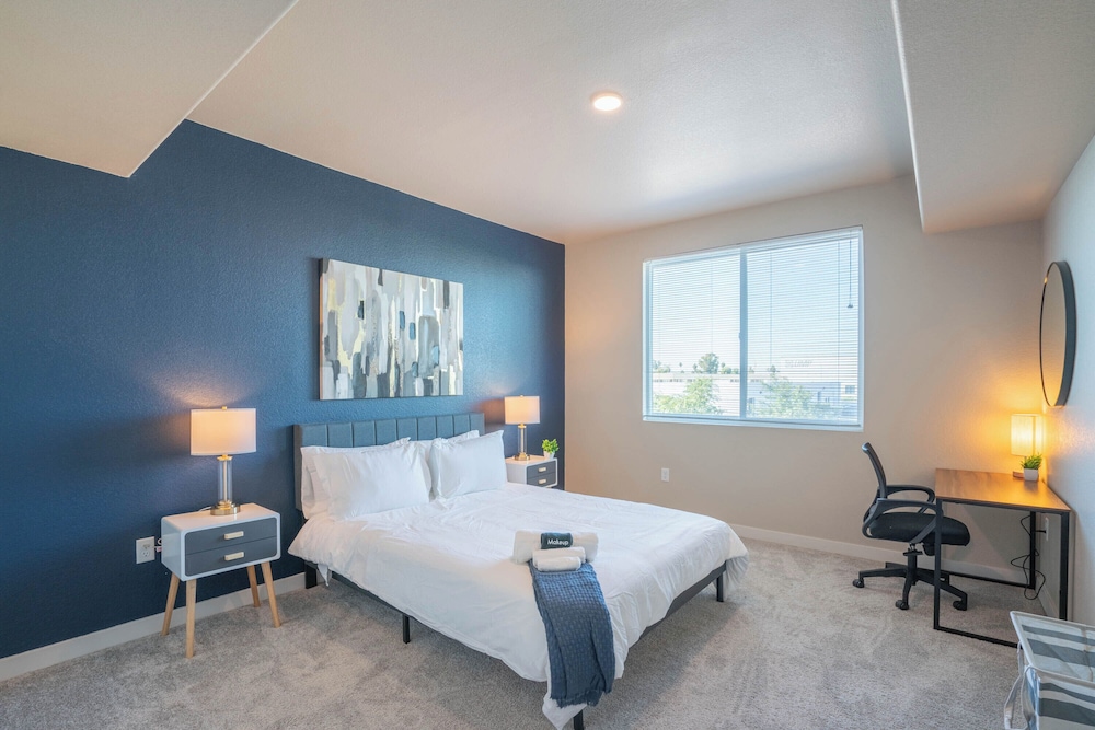 Deluxe Apartment, 2 Bedrooms, Balcony photo 2