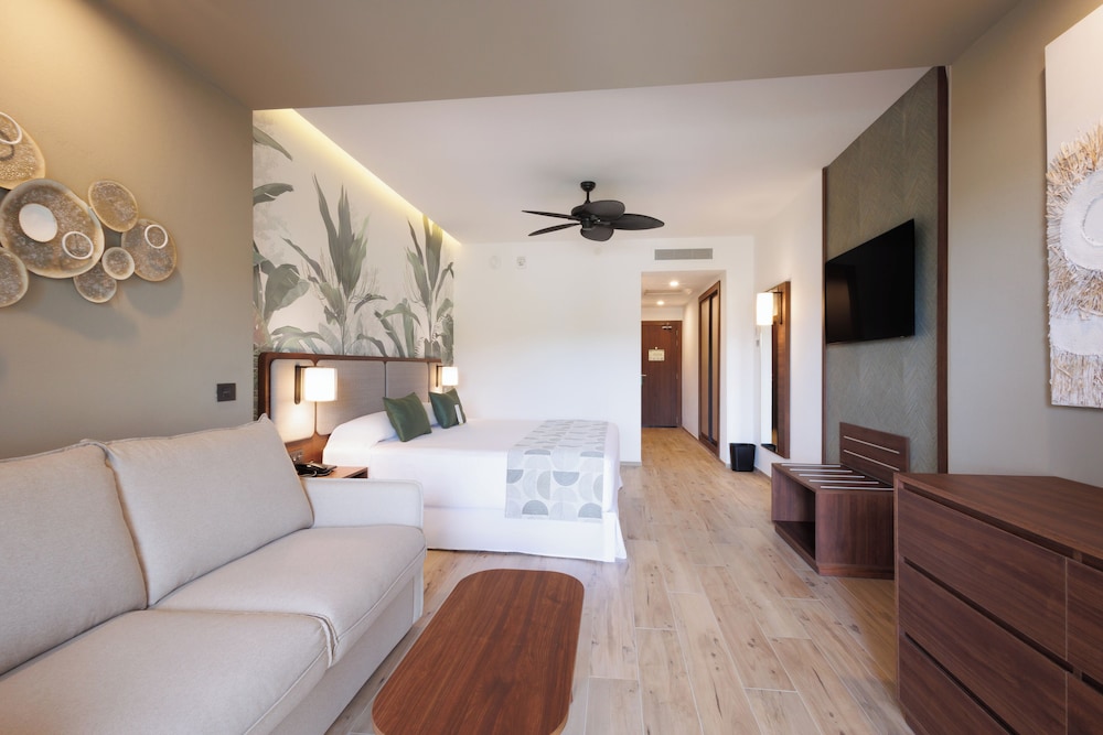 Deluxe Room (L)