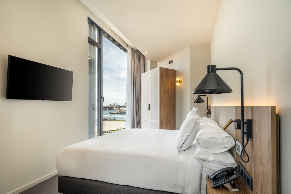 Deluxe Double Room, Sea View - Photo 8