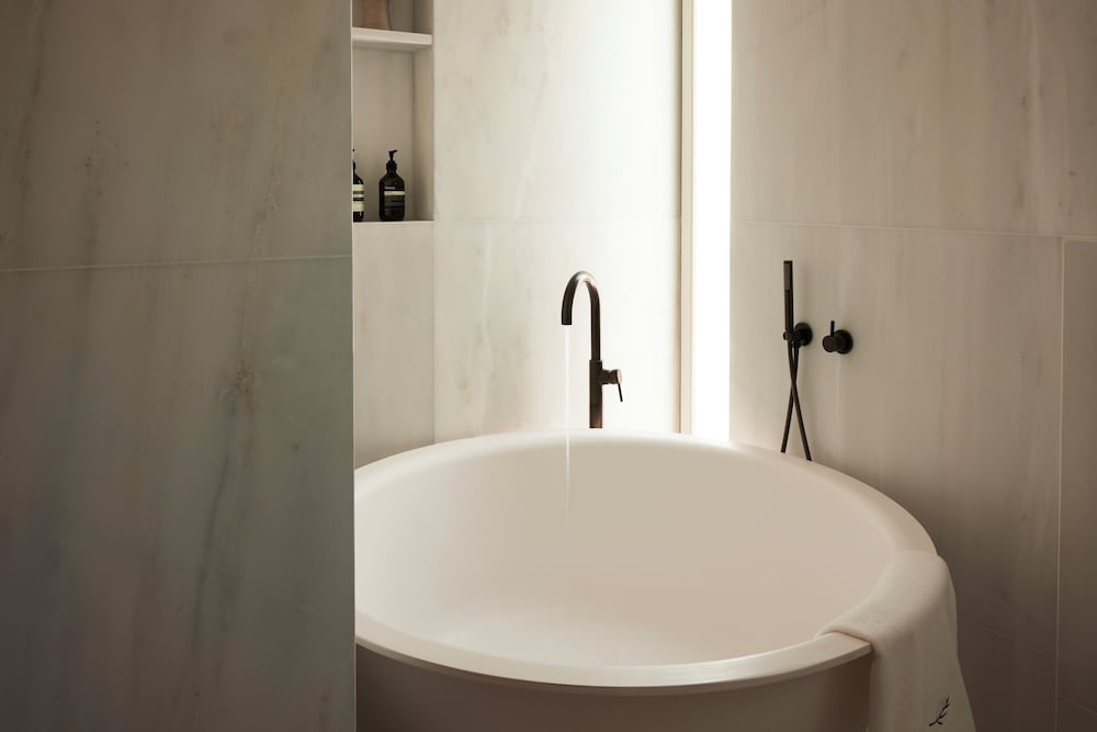Superior Suite - Photo 2