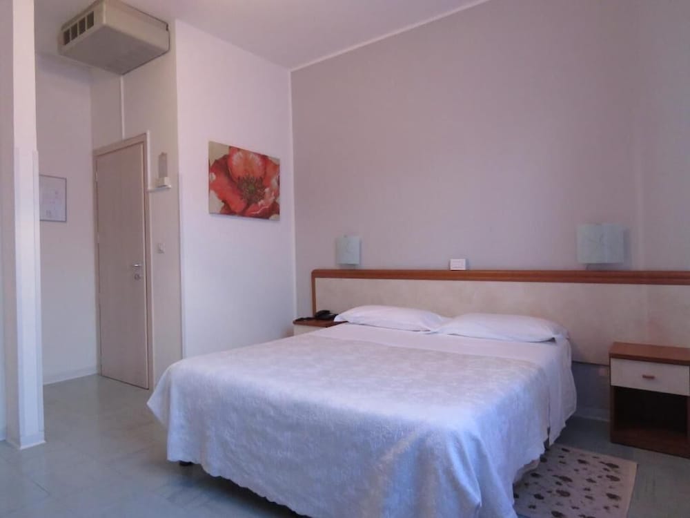 Classic Double or Twin Room - Photo 1