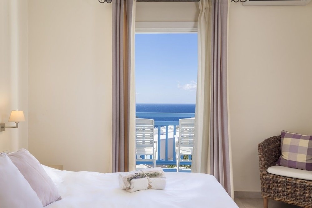 Standard Room, Partial Sea View photo 2