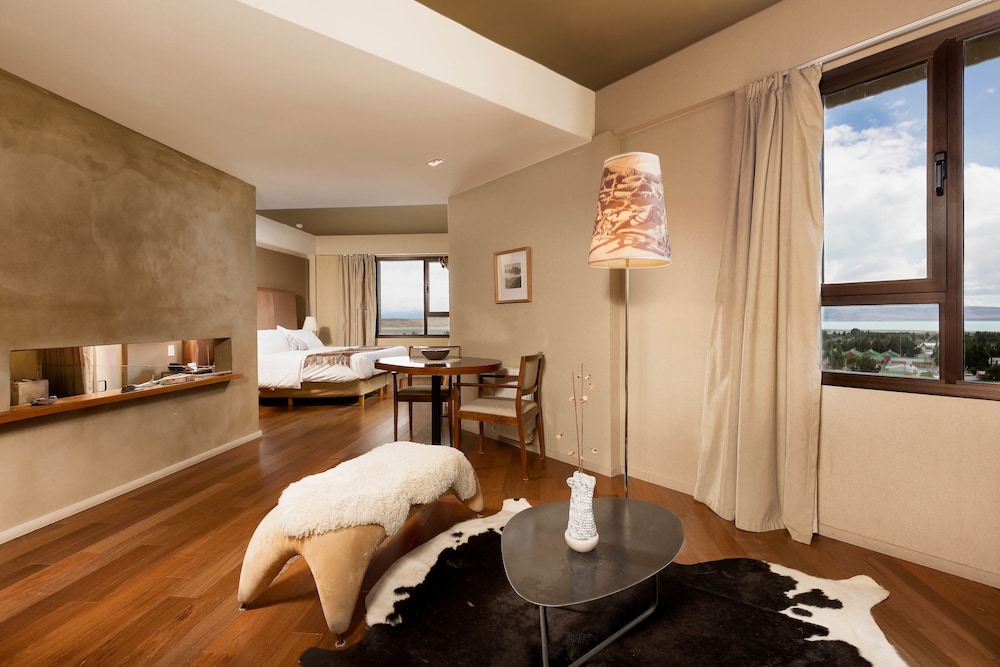 Suite, 1 Queen Bed