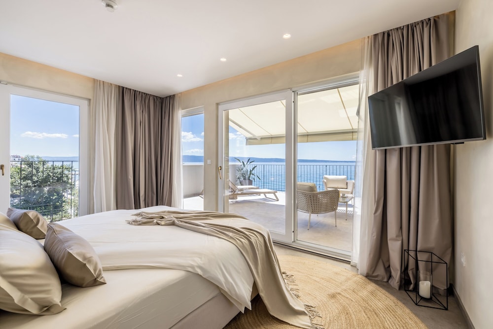 Suite, 2 Bedrooms, Balcony, Sea View photo 1