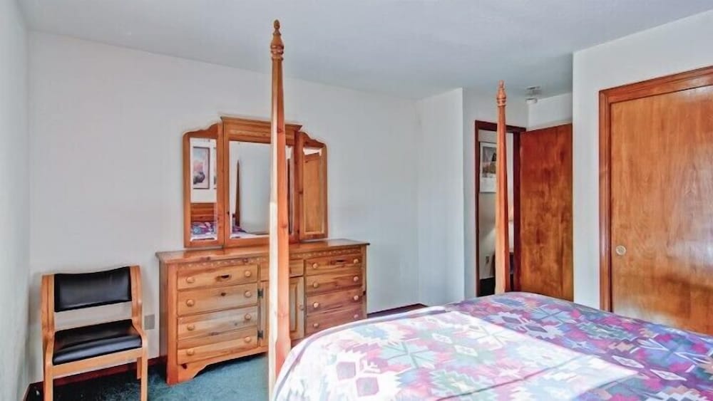 Cabin (Yosemite Pines) photo 1