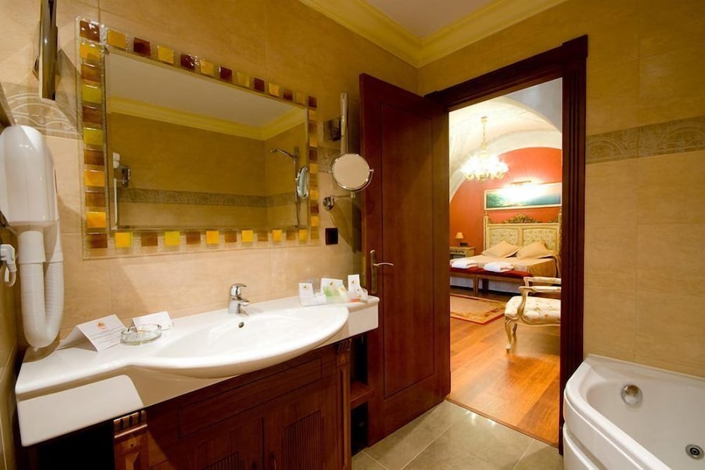 Deluxe Double or Twin Room, River View
