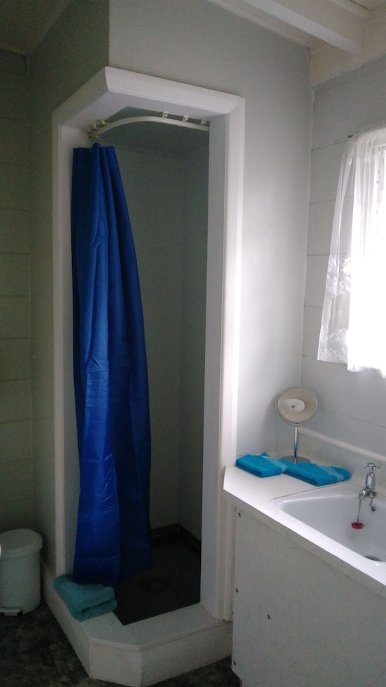 Family Room, Non Smoking, Kitchenette (1 Bedroom Family Unit - A) photo 2