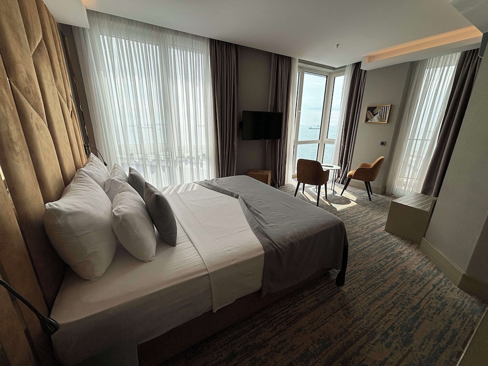 Junior Suite, 1 Double Bed, Non Smoking, Balcony (View)