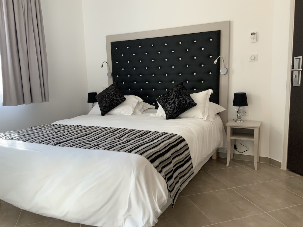 Standard Double Room - Photo 1