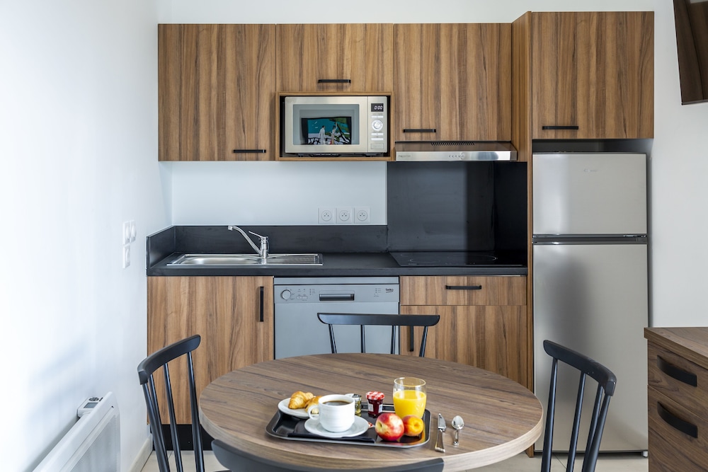 Classic Apartment, 2 Bedrooms - Photo 6